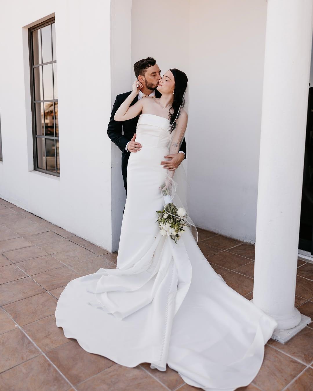 Don’t know if I’ve ever shot on a hotel balcony this beautiful🤍 

Photo- @trinevelynphoto 
B&G- @rhiannashore @philshore12 
Venue- @hotelzamora 
Planning- @daysrememberedbynd 
Glam- @byanagrace 
Floral- @rosegardenfloristfl

#sarasotaweddingphotographer #tampaweddingphotographer #naplesweddingphotographer #fortmyersweddingphotographer #hotelzamoraweddingphotographer