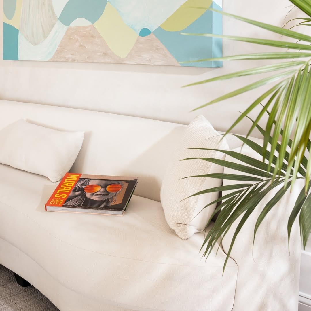 Which one are you choosing >> Indoor lounge reading, Intracoastal pool bar sipping on a Rum Runner, or at an early workout at our gym?

#stpete #lifeinparadise #hotelzamora #travelcontentcreator #stpetebeach #tampabay #staycation #luxuryhotels #luxurytravel