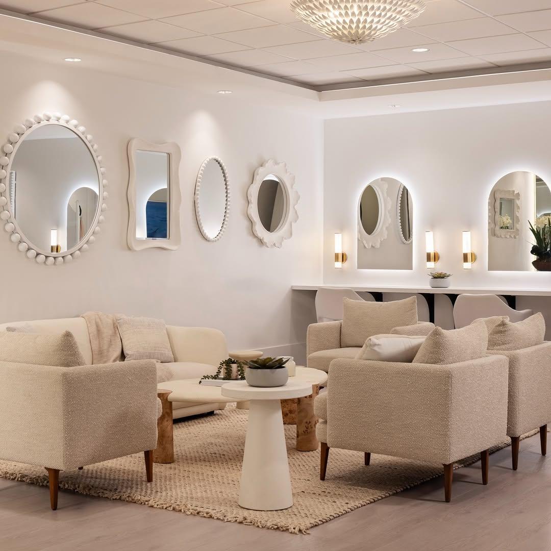 a bridal suite made for champagne toasts 🥂

 #luxuryhotels #luxurytravel #hotelzamora #floridahotel #stpetersburgflorida #stpetebeach #weddingvenue #floridawedding #floridaweddingphotographer #floridaweddingvenue #WeddingHotel #beachhotel