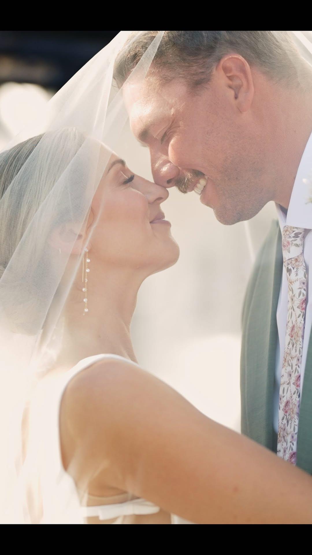 Who says you can’t get married at 1pm and have an all-day wedding party?! Congratulations @aileyjoy.munch and @w_munch94 

Venue: The Hotel Zamora (@hotelzamora)
Planner: Events by Marykate Florida Wedding Planner | (@eventsbymarykate)
Oﬃciant: Rabbi Jeﬀrey Astrachan
Hair & Makeup: LH Bridal Artistry (@lhbridalartistry)
Photographer: Sierra Lynn Photos (@sierralynnphoto_)
Rentals: Wesley Chapel Bounce House and Event Rentals
Band: Matt Winter Band (@matt_winter_band)